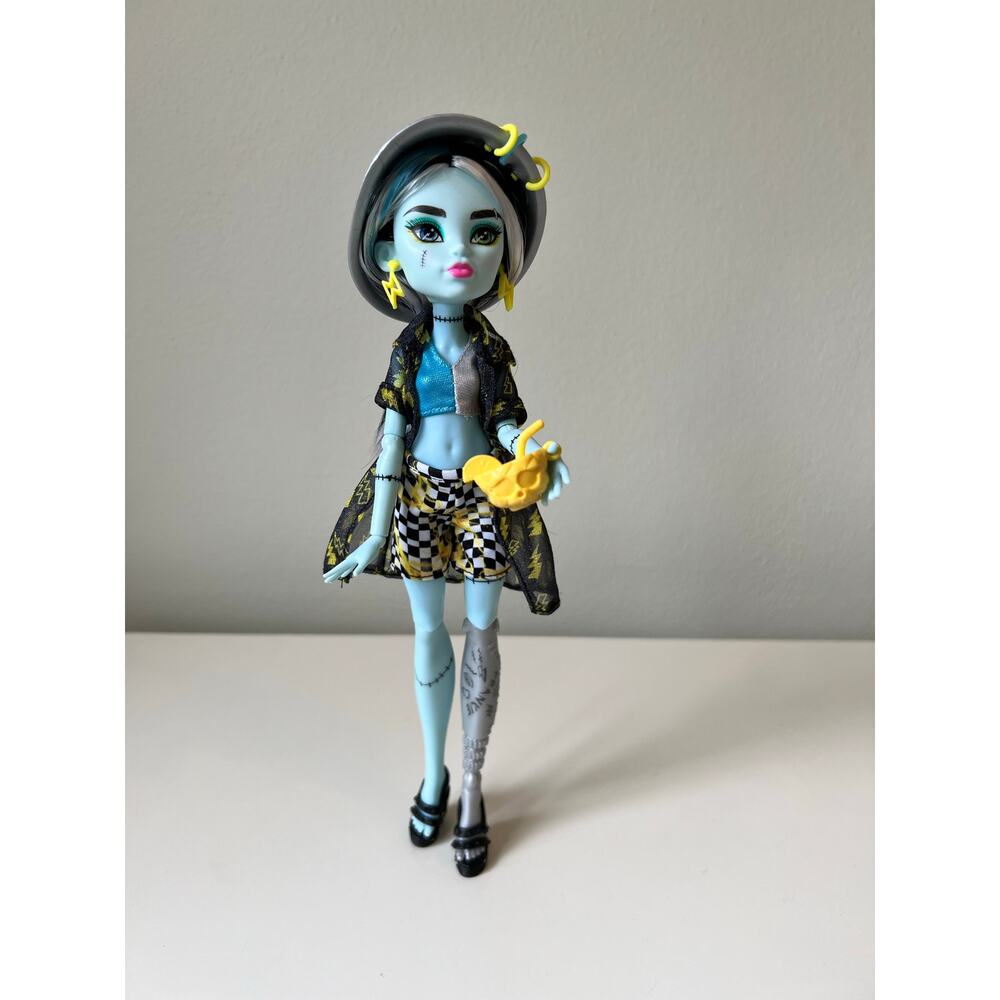 Monster High Frankie Stein Scare-adise Island 12" Doll with Clothing and Mug